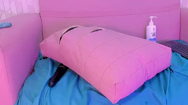 cataleyabianchi's cam snapshot