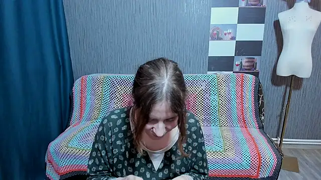 pa1e_pr1ncess's cam snapshot