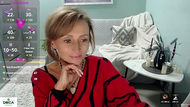 HornyMilf_777's cam snapshot