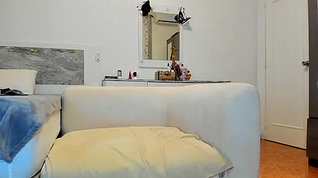 anisialuna_'s cam snapshot