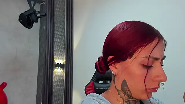 selene_red_ live sex cam