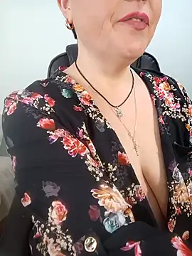 EllaLove2277's cam snapshot