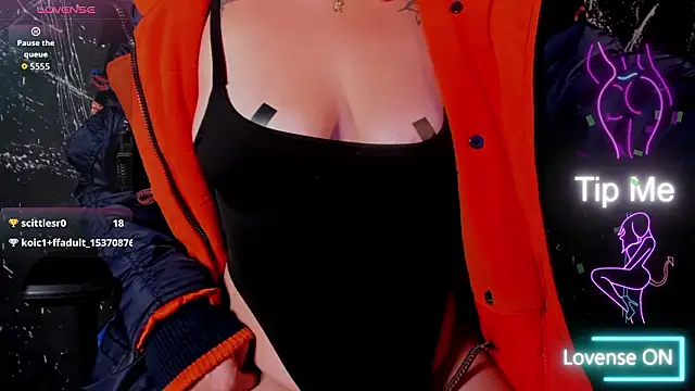 RoxanneStorm_'s cam snapshot