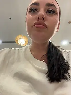 KiraSunshine live sex cam