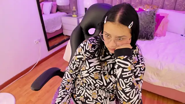 Amy_Ferreira's cam snapshot