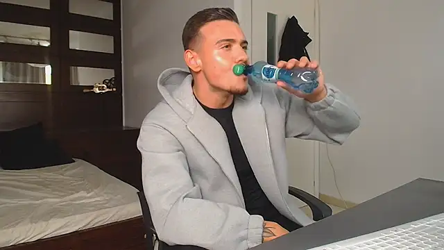 ElijahThorne live sex cam