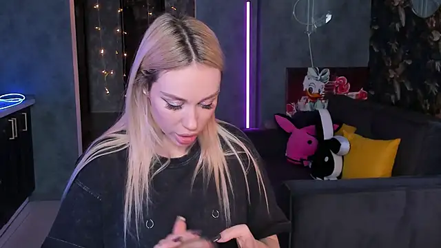 Blckmirrorr's cam snapshot