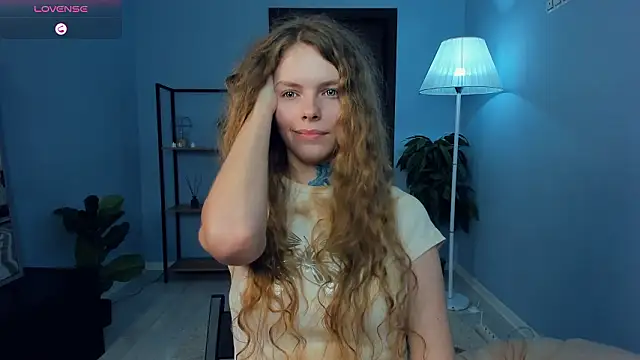 RayaNenlia's cam snapshot