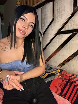 Laura-Khalifa's cam snapshot