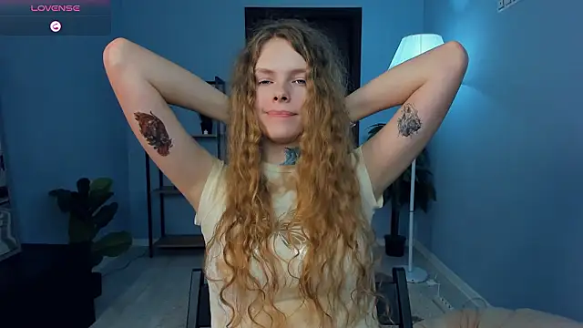 RayaNenlia's cam snapshot