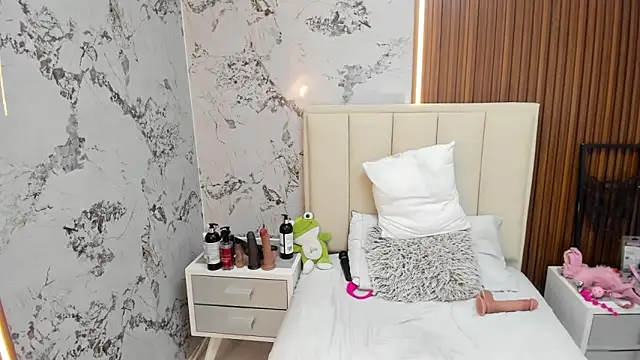 MADISON_ROWAN1's cam snapshot