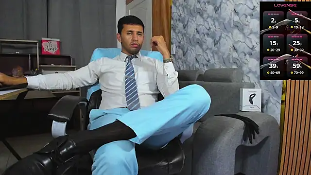 Hideintheoffice live sex cam