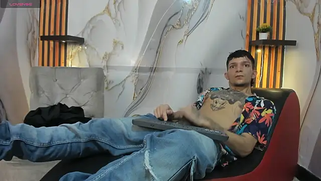 Straight_Guy22's cam snapshot