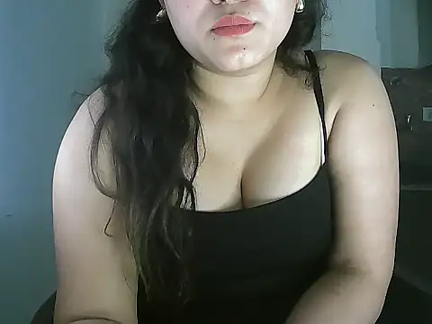 shreya_saxena_01's cam snapshot