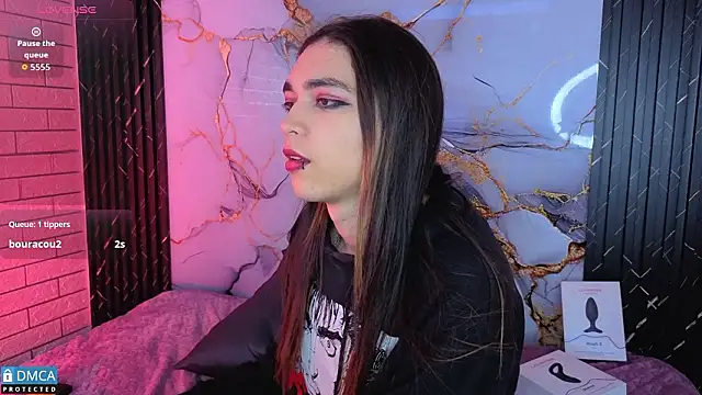 MaeveKuro live sex cam