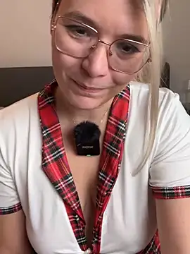 EmyLana live sex cam