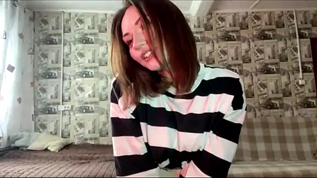 JuliaCurletteye's cam snapshot