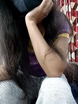 Ruhi_07's cam snapshot