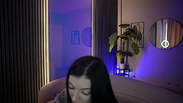 KaylaLuxx_'s cam snapshot