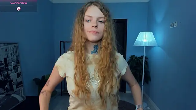 RayaNenlia's cam snapshot