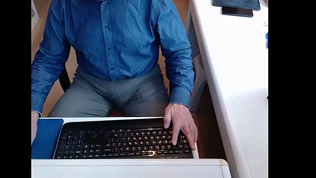 dutchpornking live sex cam