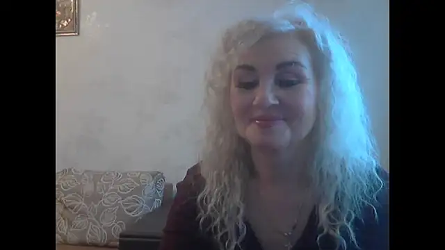 LadySexyBlond's cam snapshot