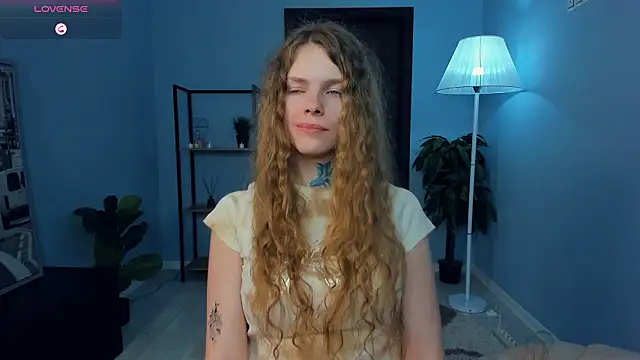 RayaNenlia's cam snapshot