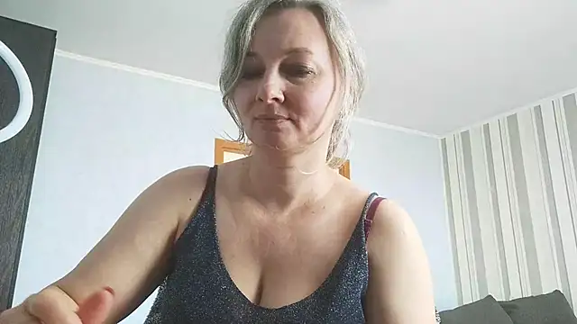 EdithManning's cam snapshot