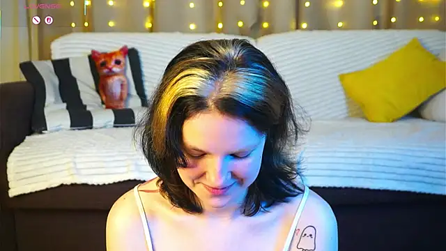 LatinaHuguenin's cam snapshot