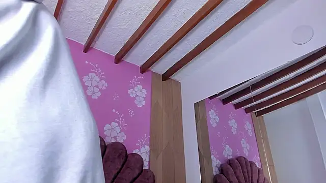 MadisonFox1's cam snapshot