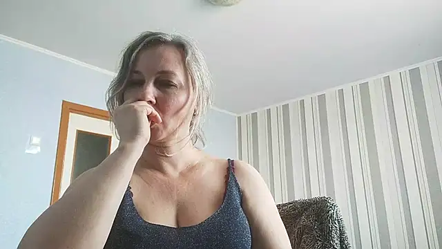 EdithManning's cam snapshot