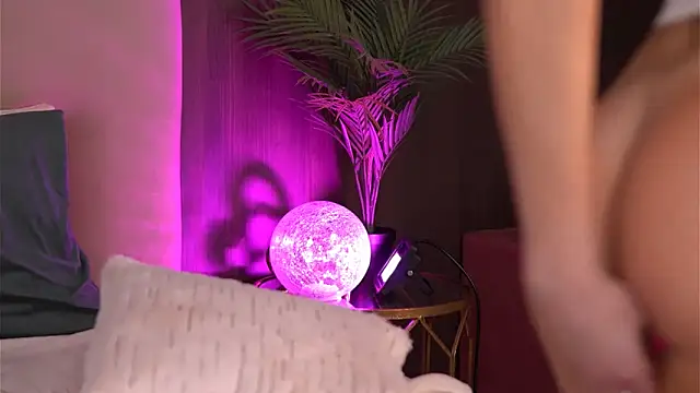 ChloeDevine's cam snapshot