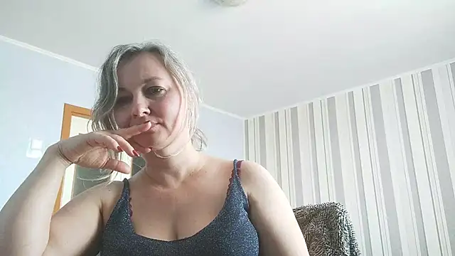 EdithManning's cam snapshot