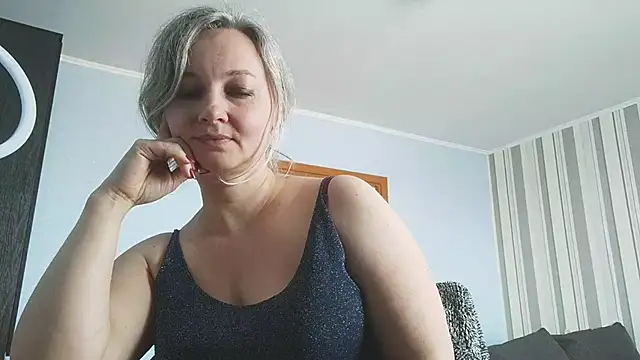 EdithManning's cam snapshot