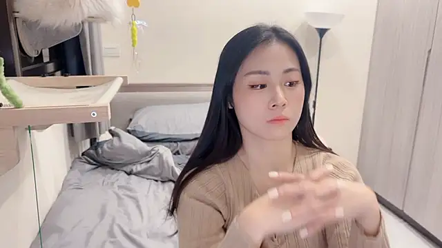 BabyOneDaily's cam snapshot