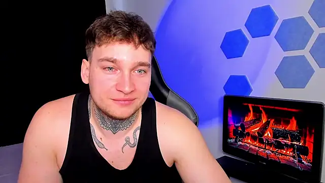 Chris_Tyson's cam snapshot