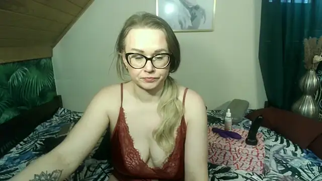 MilfKendra4U's cam snapshot