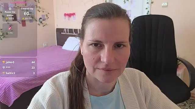 Mirabelle_Velvet's cam snapshot