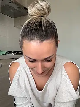 petrouchkaaa_'s cam snapshot