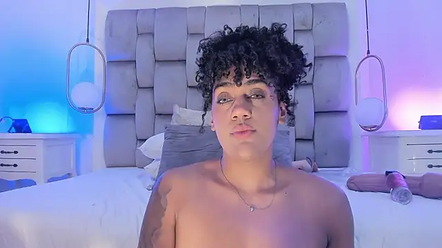 OnlyGia's cam snapshot