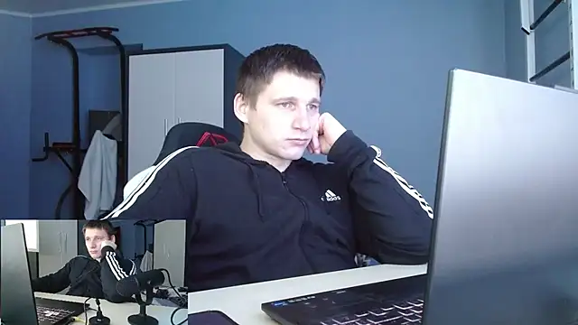 Poliglotjoe1's cam snapshot