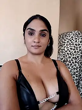 Eroticindian07's cam snapshot