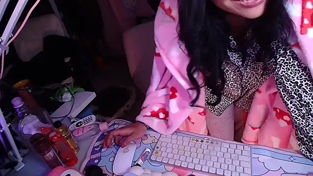 kaithra live sex cam