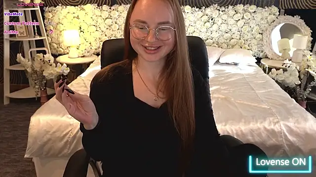 MiaRedFox's cam snapshot