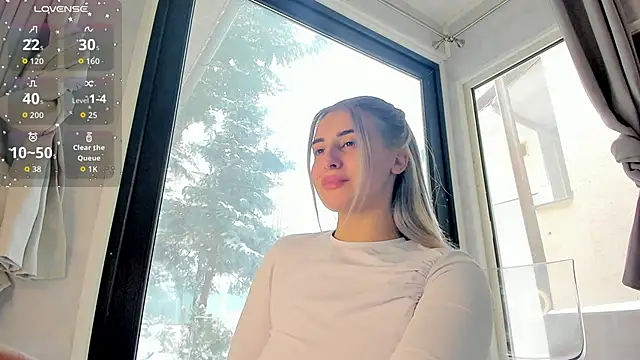 Ella_Vee's cam snapshot