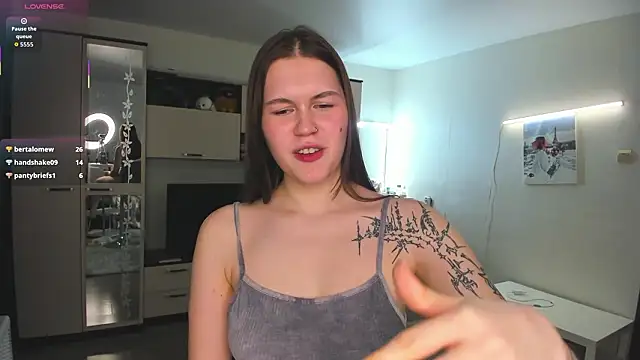 HeatherNextDoor's cam snapshot