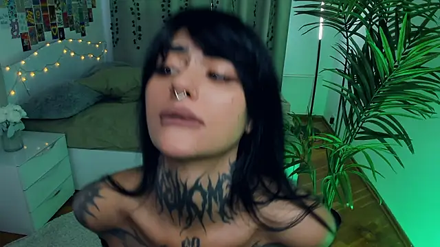 CharimgSabrina's cam snapshot