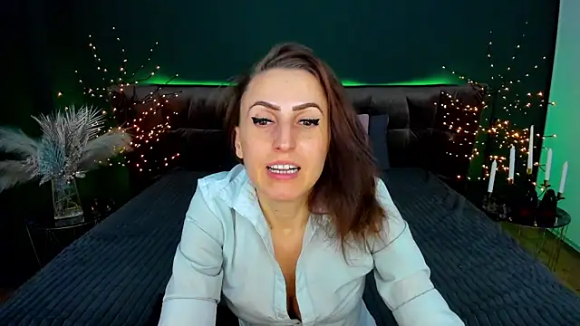 Rebecca_Diamond's cam snapshot