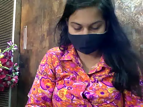 Haanikaur_saavi's cam snapshot