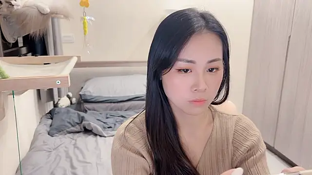 BabyOneDaily's cam snapshot